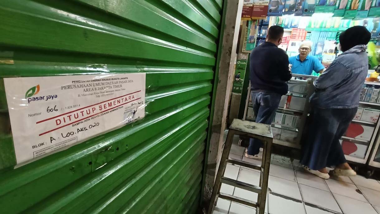 Suasana di Pasar Pramuka, Jakarta, Senin (20/11/2025). (Beritanasional.com/Oke Atmaja)