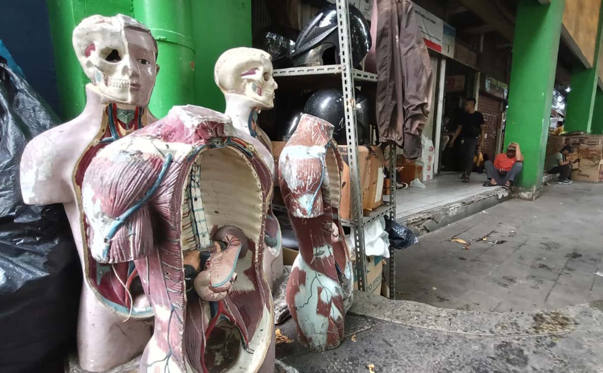 Suasana di Pasar Pramuka, Jakarta, Senin (20/11/2025). (Beritanasional.com/Oke Atmaja)