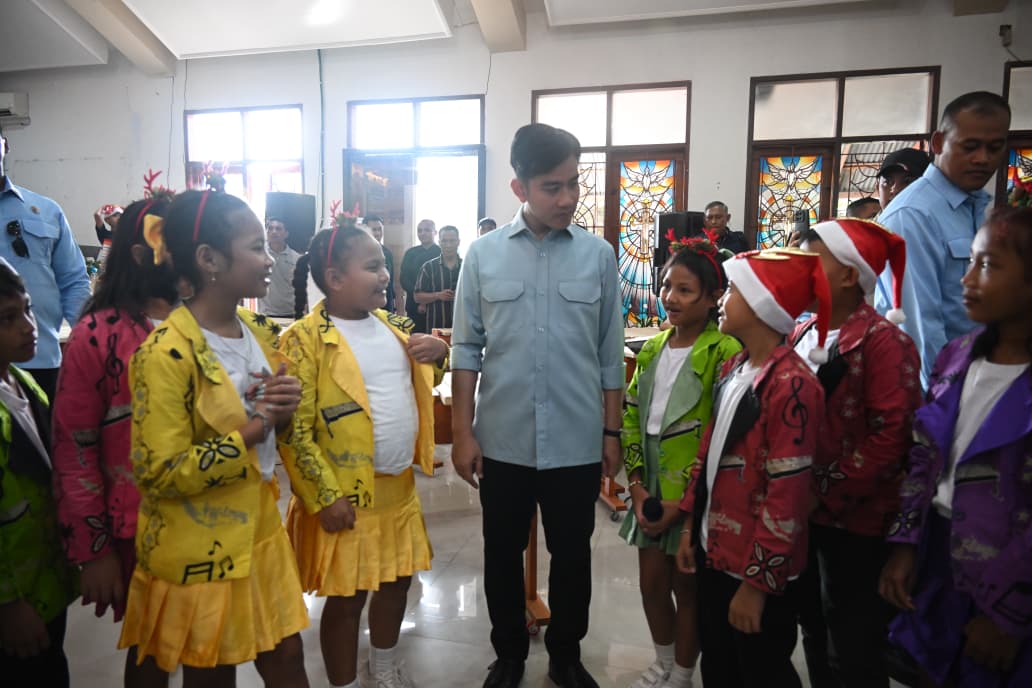 Wapres Gibran Rakabuming mengunjungi perayaan natal di GPdI (Gereja Protestan di Indonesia) Pusat Sam Ratulangi, Manado, Sulut. (BeritaNasional/Elvis/HO Setwapres)
