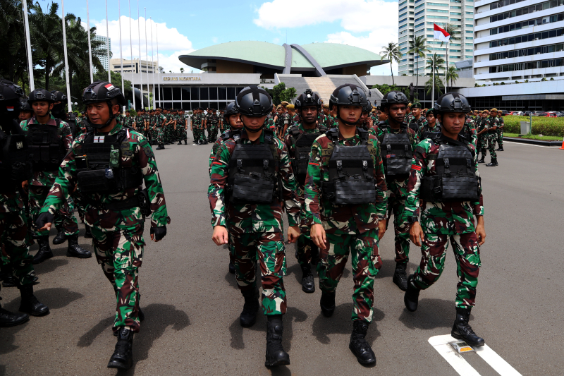 Apel TNI Polri persiapan pengamanan aksi unjuk rasa di depan gedung DPR RI. (Elvis Sendouw/indonesiaglobe)