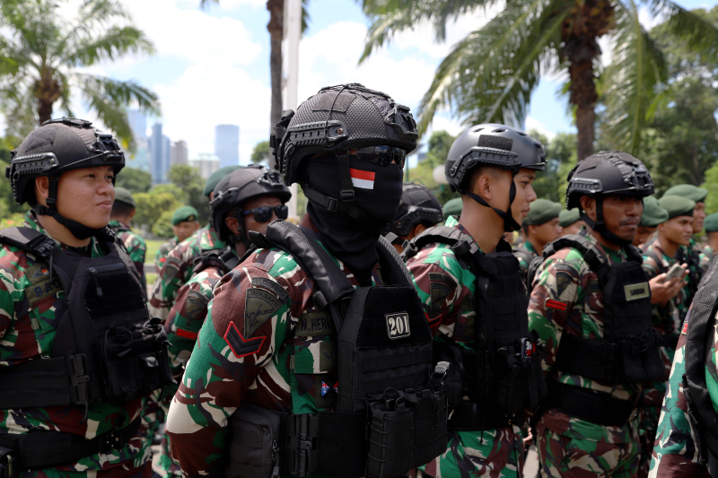 Apel TNI Polri persiapan pengamanan aksi unjuk rasa di depan gedung DPR RI. (Elvis Sendouw/indonesiaglobe)