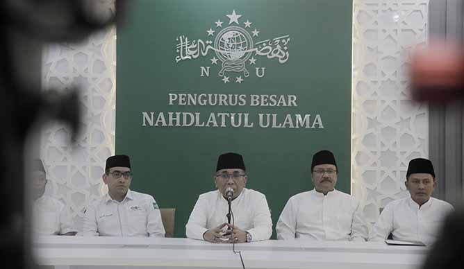 Ketua Umum PBNU Yahya Cholil Staquf memberikan keterangan pers di Kantor PBNU, Jakarta, Kamis (21/3/2024).(IndonesiaGlobe/Oke Atmaja)