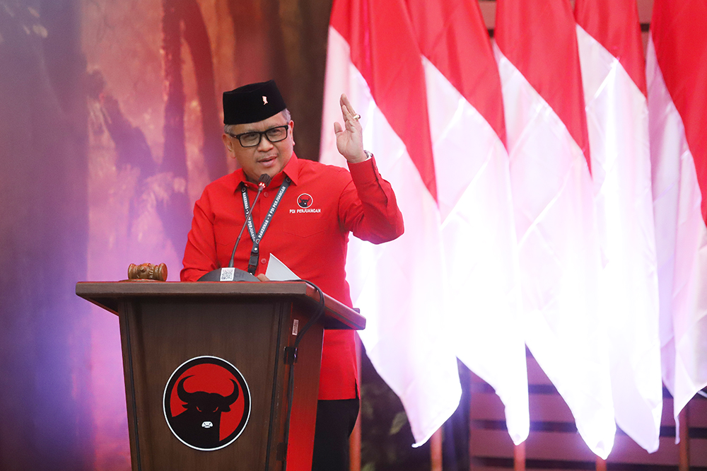 Ketum PDI Perjuangan menyampaikan pidato dan sekaligus mengumumkan calon kepala daerah. (BeritaNasional/Elvis Sendouw)