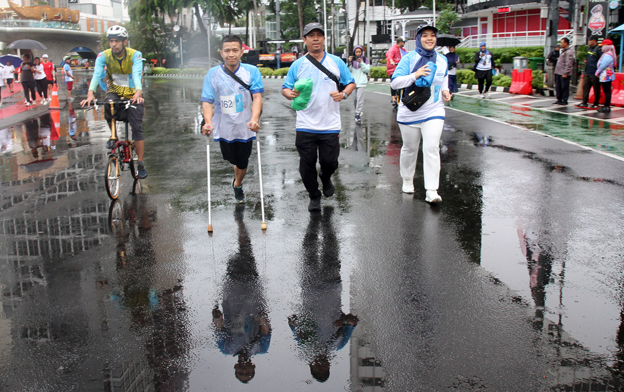 Kementerian Koordinator Bidang Pembangunan Manusia dan Kebudayaan (Kemenko PMK) bersama jajaran kementerian dan lembaga terkait menggelar puncak acara Pekan Kesadaran Resistensi Antimikroba (AMR) Sedunia 2024 di Jakarta, Minggu (8/12/2024). (BeritaNasional.com/Oke Atmaja)