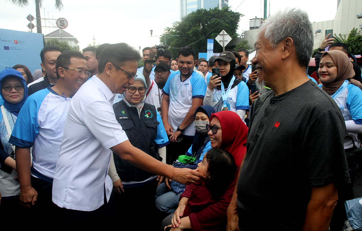 Kementerian Koordinator Bidang Pembangunan Manusia dan Kebudayaan (Kemenko PMK) bersama jajaran kementerian dan lembaga terkait menggelar puncak acara Pekan Kesadaran Resistensi Antimikroba (AMR) Sedunia 2024 di Jakarta, Minggu (8/12/2024). (BeritaNasional.com/Oke Atmaja)