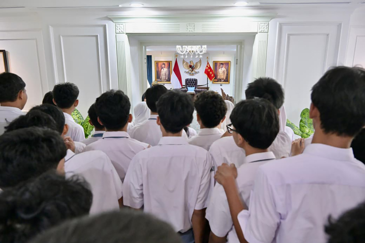 Ratusan pelajar SMA 35 Jakarta berkunjung ke Istana Kepresidenan, Jakarta, Kamis (23/7/2026).  (Dok. BPMI Setpres)