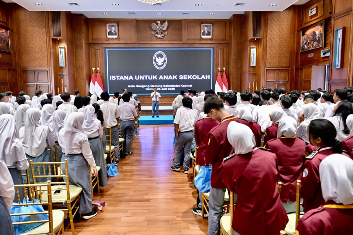 Ratusan pelajar SMA 35 Jakarta berkunjung ke Istana Kepresidenan, Jakarta, Kamis (23/7/2026).  (Dok. BPMI Setpres)