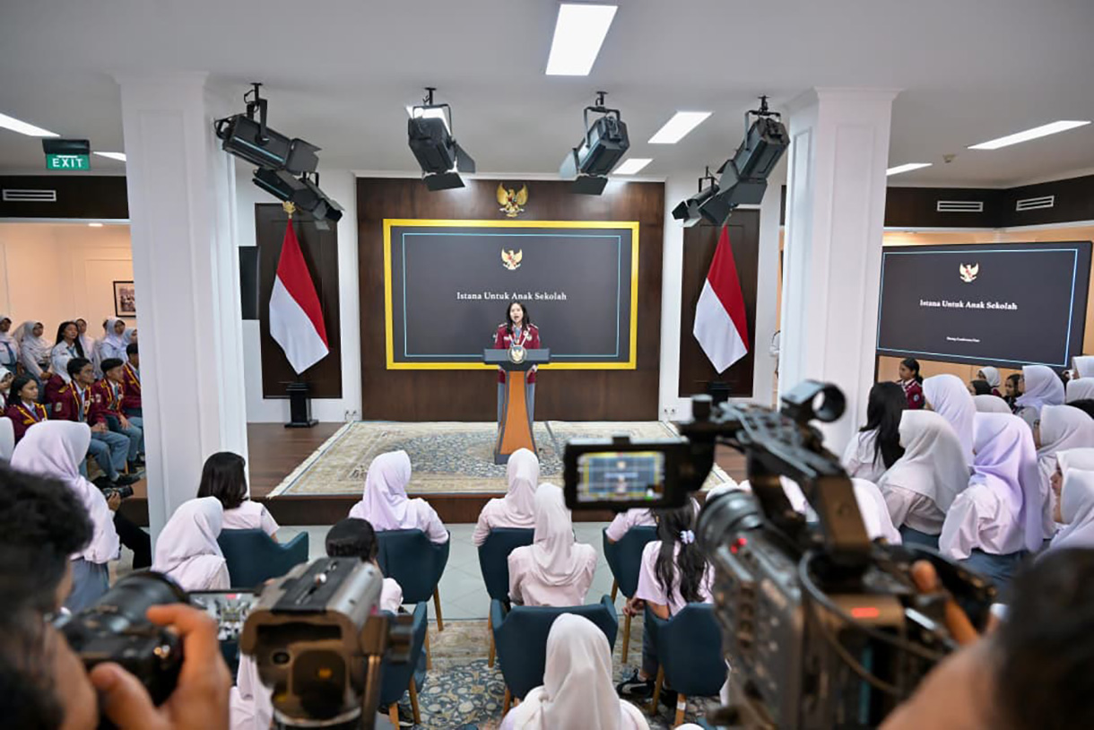 Ratusan pelajar SMA 35 Jakarta berkunjung ke Istana Kepresidenan, Jakarta, Kamis (23/7/2026).  (Dok. BPMI Setpres)