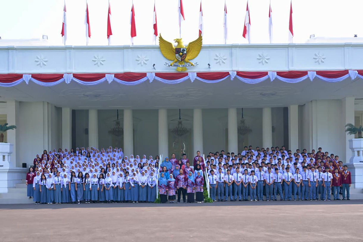 Ratusan pelajar SMA 35 Jakarta berkunjung ke Istana Kepresidenan, Jakarta, Kamis (23/7/2026).  (Dok. BPMI Setpres)