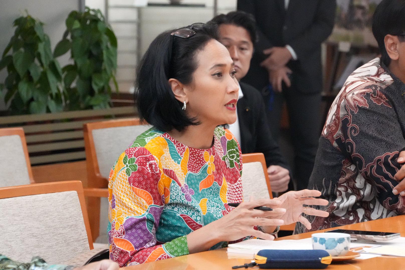 Peluang Sektor Transportasi dan Logistik di Aichi Terbuka Lebar, Wamen Christina Ingatkan Pekerja Migran Kuasai Bahasa Jepang Wakil Menteri Pelindungan Pekerja Migran Indonesia (Wamen P2MI), Christina Aryani kunjungan balasan ke Prefektur Mie, Jepang. (BeritaNasional/Elvis Sendouw/HO P2MI)