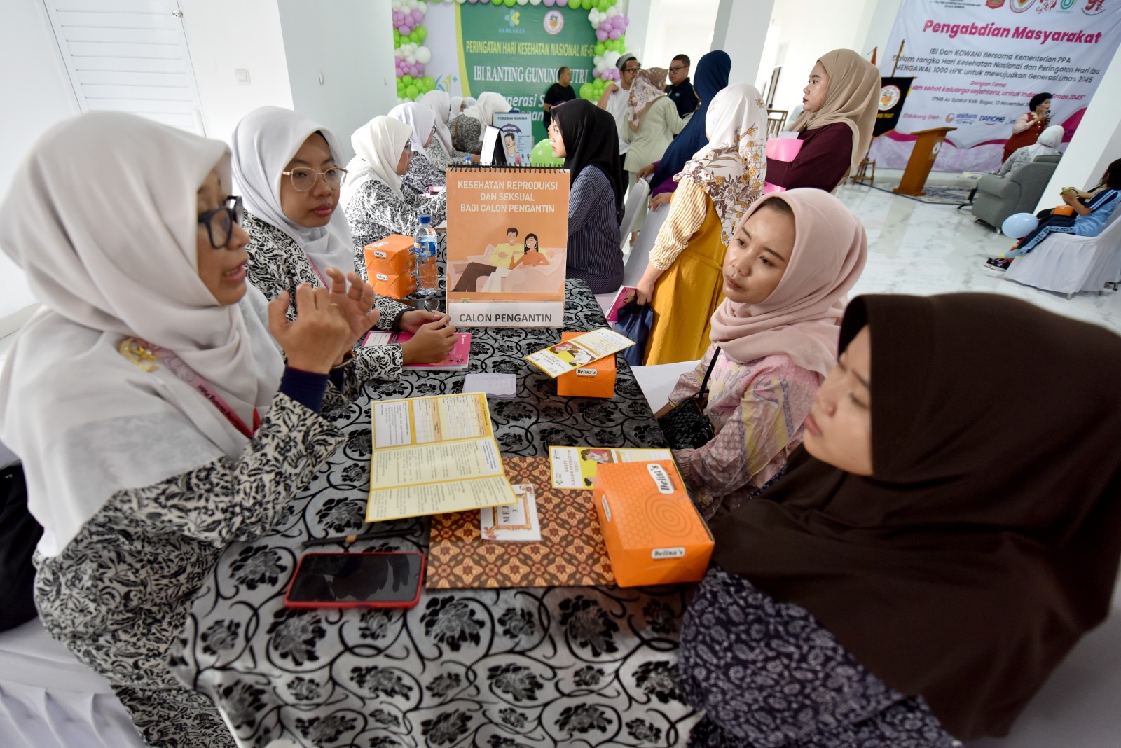 Kolaborasi IBI dan Kowani dalam kegiatan pengabdian masyarakat yang digelar dalam rangka Hari Kesehatan Nasional dan Peringatan Hari Ibu 2025.   (BeritaNasional/Elvis/HO Kowani)