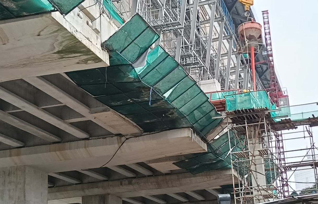 Suasana proyek pembangunan Light Rail Transit (LRT) Jakarta Fase 1B di kawasan Manggarai, Jakarta, Rabu(6/4/2026). (Beritanasional.com/Oke Atmaja)