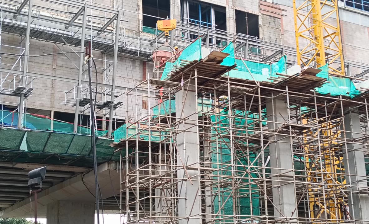 Suasana proyek pembangunan Light Rail Transit (LRT) Jakarta Fase 1B di kawasan Manggarai, Jakarta, Rabu(6/4/2026). (Beritanasional.com/Oke Atmaja)