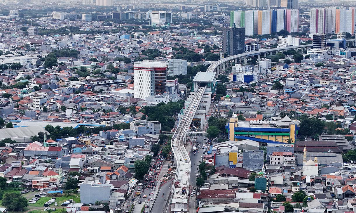 Suasana proyek pembangunan Light Rail Transit (LRT) Jakarta Fase 1B di kawasan Manggarai, Jakarta, Kamis (28/5/2026). (Beritanasional.com/Oke Atmaja)