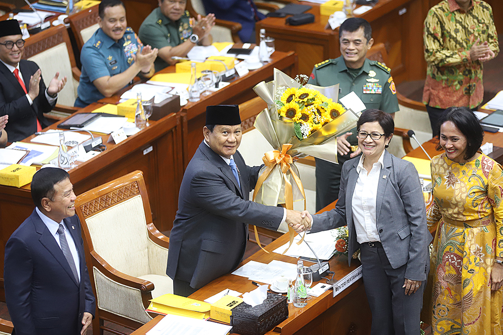 Komisi I DPR dan pemerintah menyetujui 5 RUU Bidang Pertahanan diteruskan dalam rapat paripurna. (BeritaNasional/Elvis Sendouw)