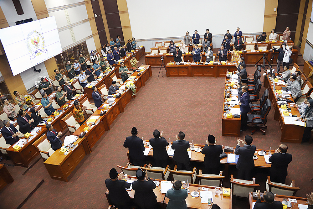 Komisi I DPR dan pemerintah menyetujui 5 RUU Bidang Pertahanan diteruskan dalam rapat paripurna. (BeritaNasional/Elvis Sendouw)