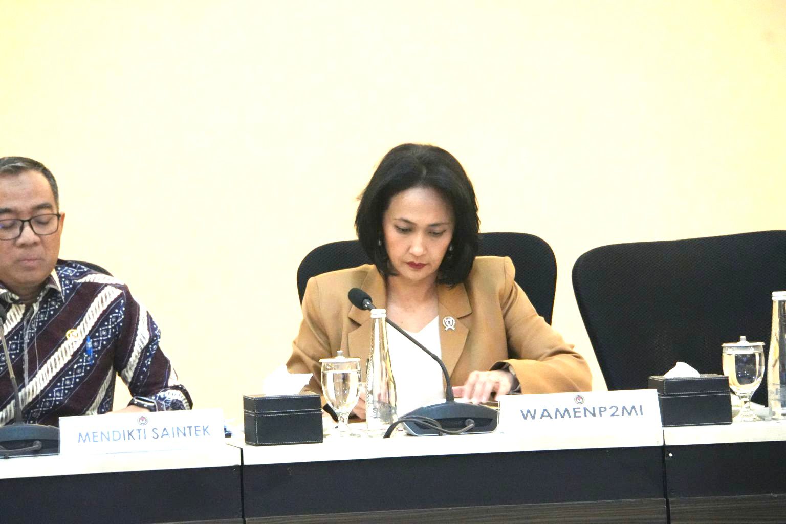 Rapat Tingkat Menteri mengenai Revitalisasi Pendidikan dan Pelatihan Vokasi yang diselenggarakan Kementerian Koordinator bidang Pembangunan Manusia dan Kebudayaan (Kemenko PMK). (BeritaNasional/Elvis/HO P2MI)