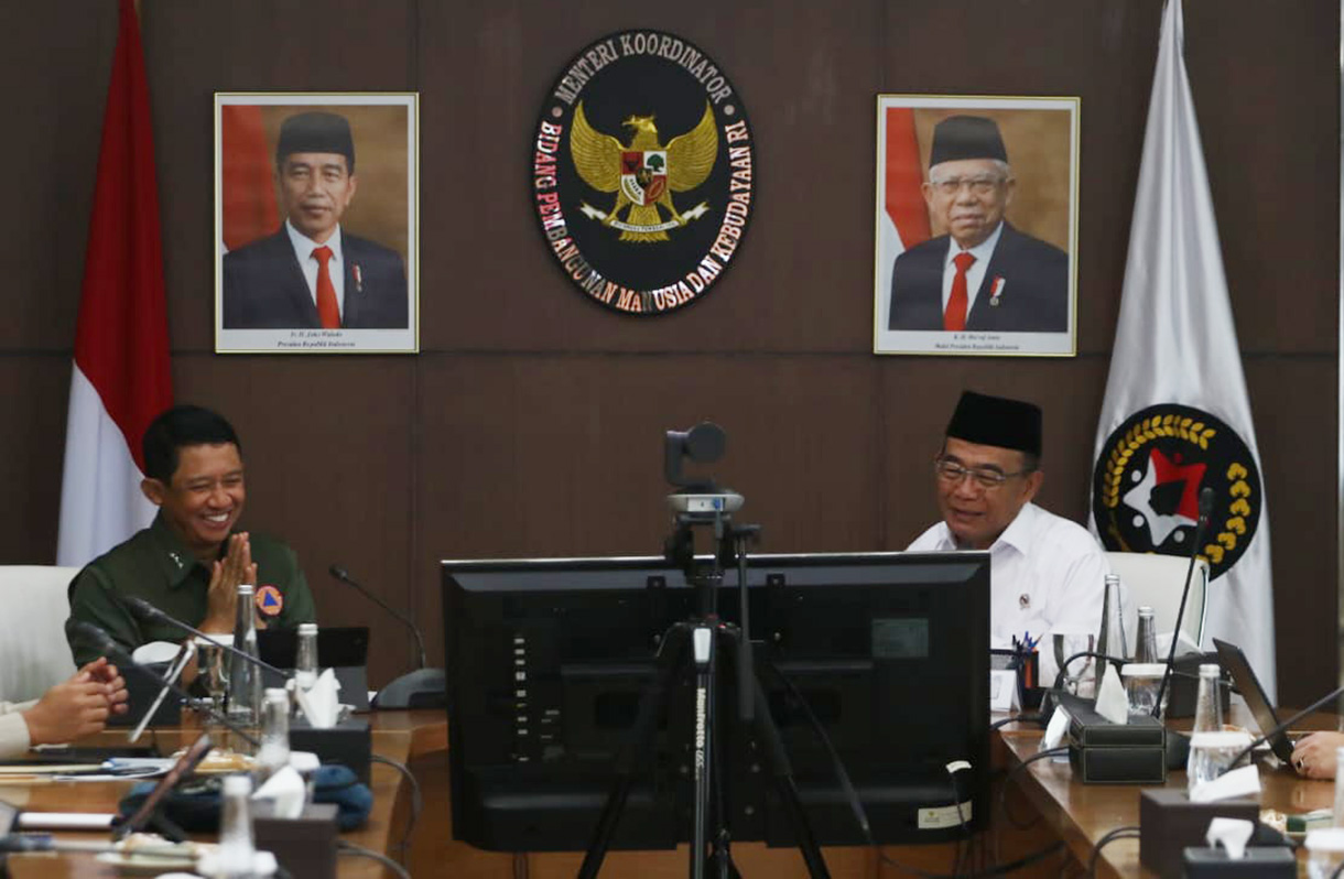 Menteri Koordinator Bidang Pembangunan Manusia dan Kebudayaan (PMK) Muhajir Effendy memimpin Rapat Tingkat Menteri (RTM) di kantor Kemenko PMK, Jakarta, (2/9/2024). (BeritaNasional.com/ Oke Atmaja)