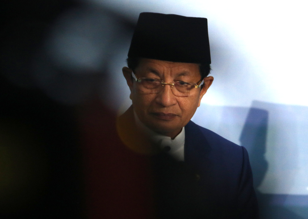 Menteri Agama Nasaruddin Umar menyampaikan hasil sidang isbat penetapan 1 Zulhijah 1447 Hijriah di Kantor Kemenag, Jakarta, Minggu (17/5/2026). (Beritanasional.com/Oke Atmaja)