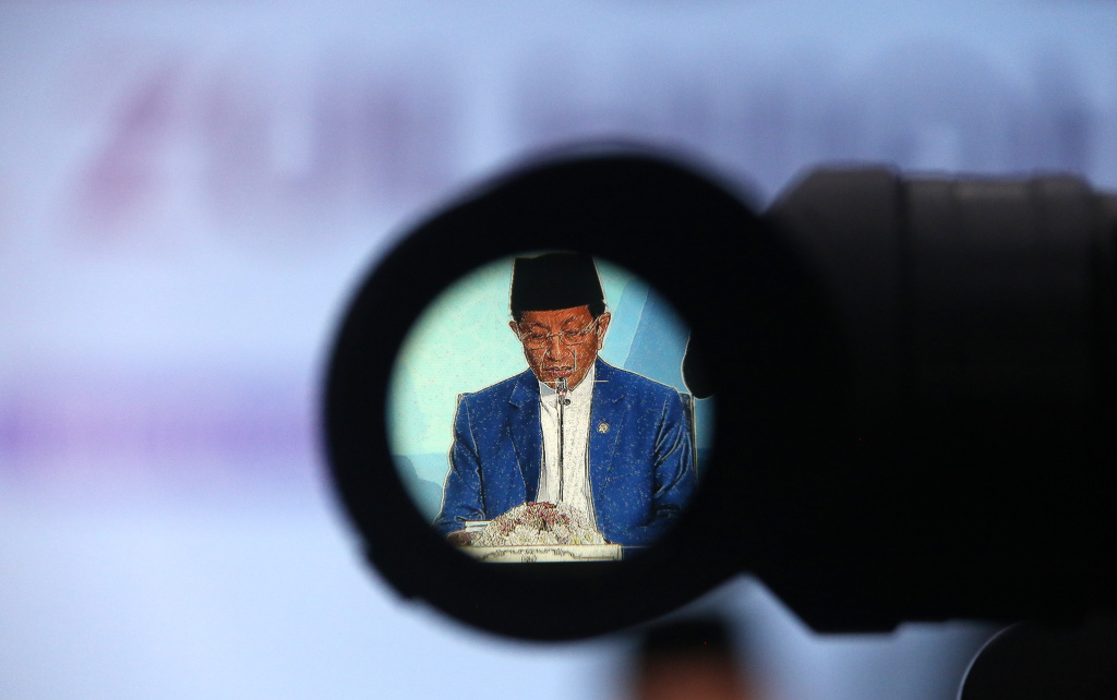 Menteri Agama Nasaruddin Umar menyampaikan hasil sidang isbat penetapan 1 Zulhijah 1447 Hijriah di Kantor Kemenag, Jakarta, Minggu (17/5/2026). (Beritanasional.com/Oke Atmaja)