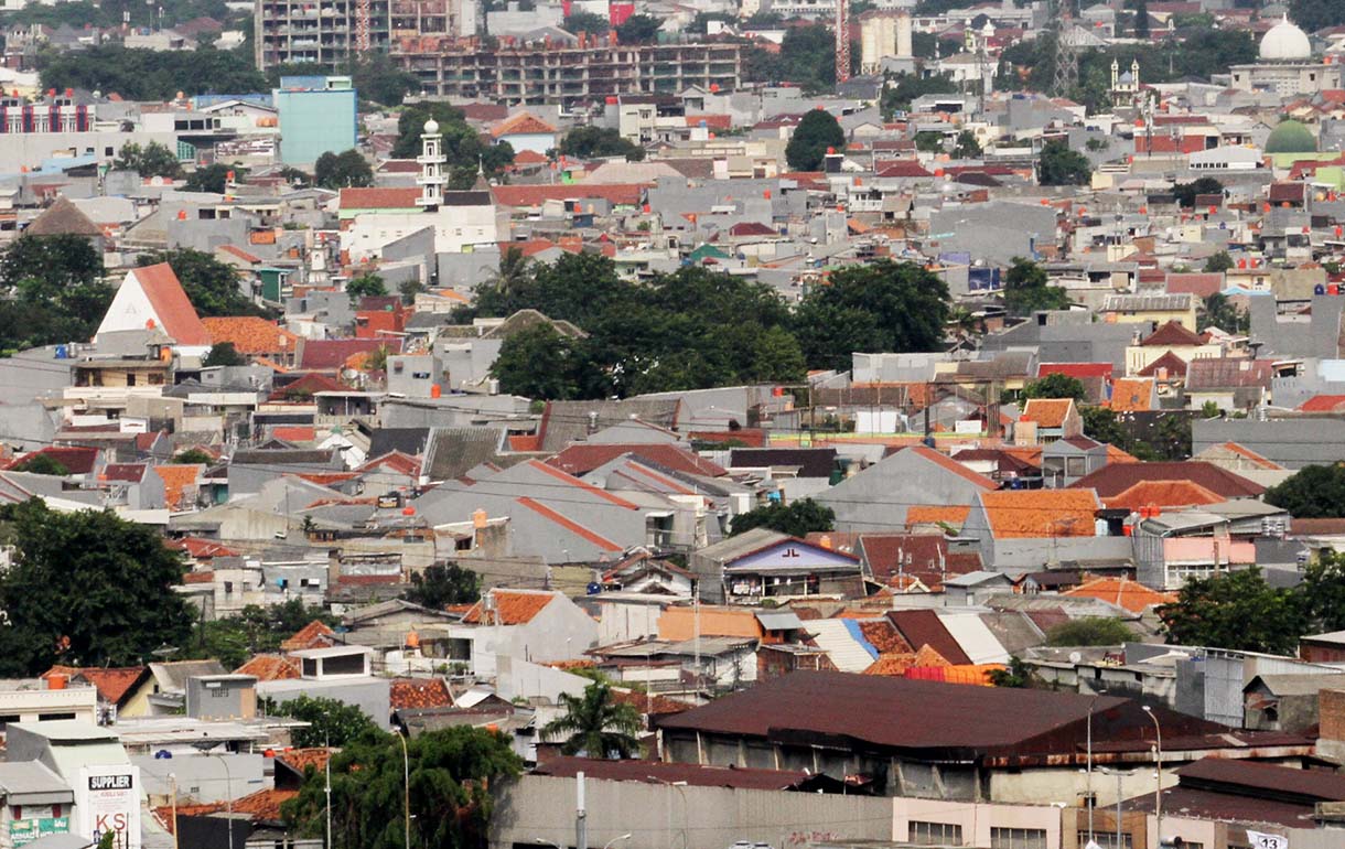 Suasana pemukiman padat penduduk di Kawasan Pramuka, Jakarta, Senin (5/5/2025).(Beritanasional.com/Oke Atmaja)