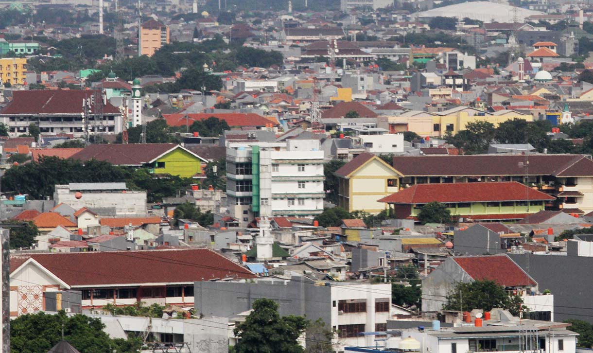 Suasana pemukiman padat penduduk di Kawasan Pramuka, Jakarta, Senin (5/5/2025).(Beritanasional.com/Oke Atmaja)