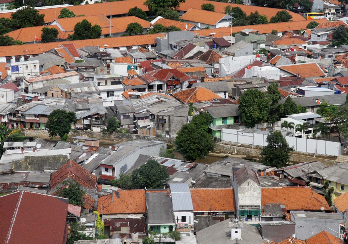 Suasana pemukiman padat penduduk di Kawasan Pramuka, Jakarta, Senin (5/5/2025).(Beritanasional.com/Oke Atmaja)