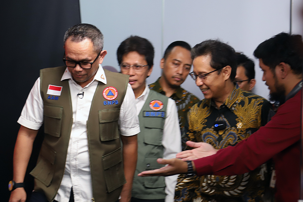 Menteri Kesehatan Budi Gunadi Sadikin bersama BNPB memberikan update penanganan pascabencana di Sumatera. (BeritaNasional/Elvis Sendouw)