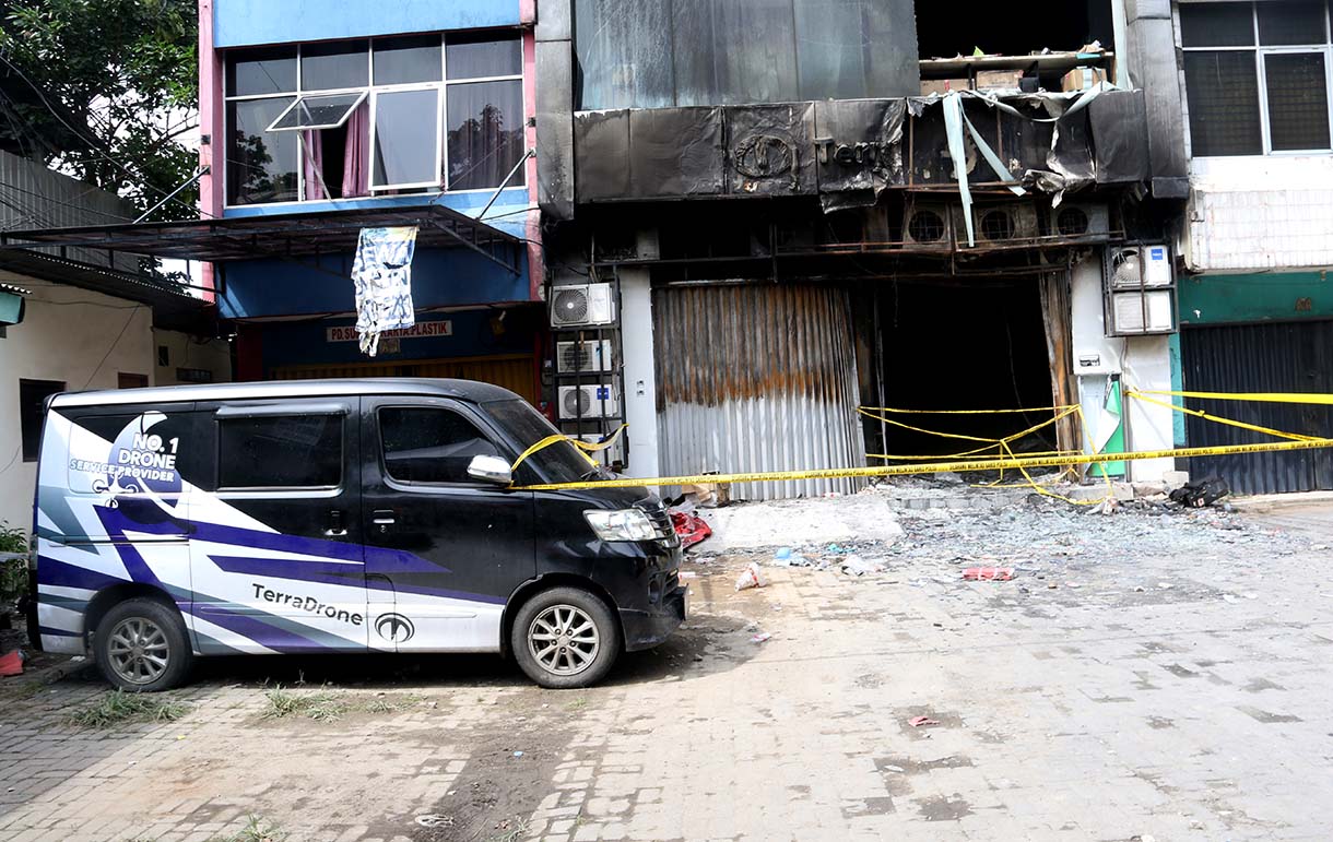 Gedung Terra Drone usai terbakar di kawasan Cempaka Putih, Jakarta. (Beritanasional.com/Oke Atmaja)