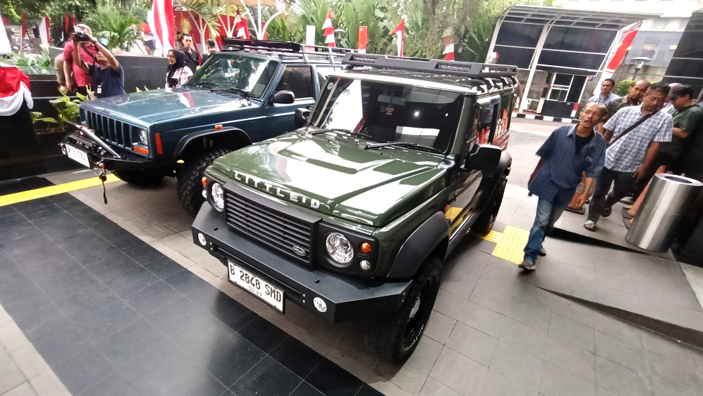 Penampakan Kendaraan Mewah Wamenaker Noel Disita KPK Sejumlah mobil milik Wakil Menteri Ketenagakerjaan Immanuel Ebenezer yang disita KPK diparkir di depan Gedung Merah Putih KPK, Jakarta Selatan, Kamis (21/8/2025). (Beritanasional.com/Oke Atmaja)