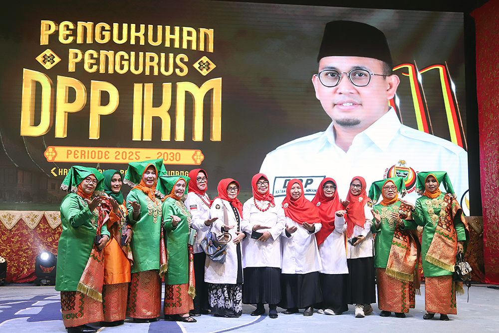 Pengukuhan Pengurus Dewan Pimpinan Pusat Ikatan Keluarga Minang (DPP IKM) periode 2025–2030, di Gedung Nusantara IV, Kompleks Parlemen, Senayan, Jakarta, Sabtu (11/4/2026). (BeritaNasional/Elvis Sendouw)