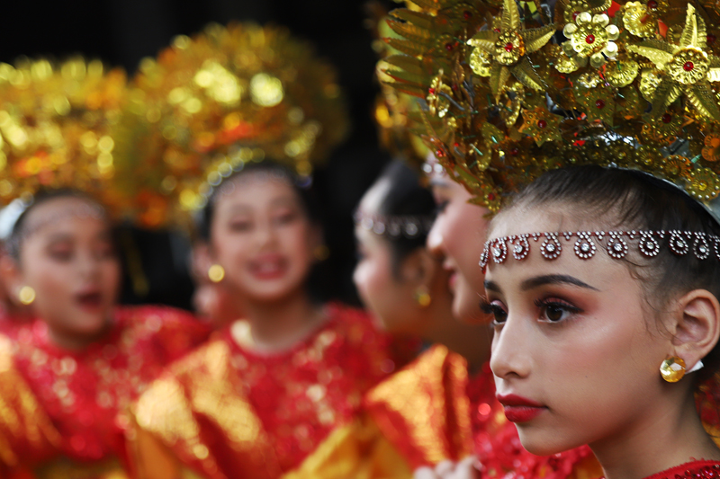 Anak-anak mementaskan seni tari dan teater di Huma Art Center. (BeritaNasional/Elvis Sendouw)