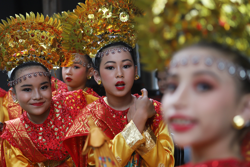 Anak-anak mementaskan seni tari dan teater di Huma Art Center. (BeritaNasional/Elvis Sendouw)