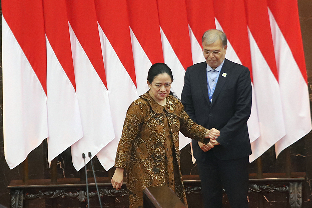 Penutupan Konferensi Ke-19 PUIC 2025 Penutupan Konferensi ke-19 Uni Parlemen Negara Anggota Organisasi Kerja Sama Islam atau Parliamentary Union of the OIC (PUIC) tahun 2025. (BeritaNasional/Elvis Sendouw)
