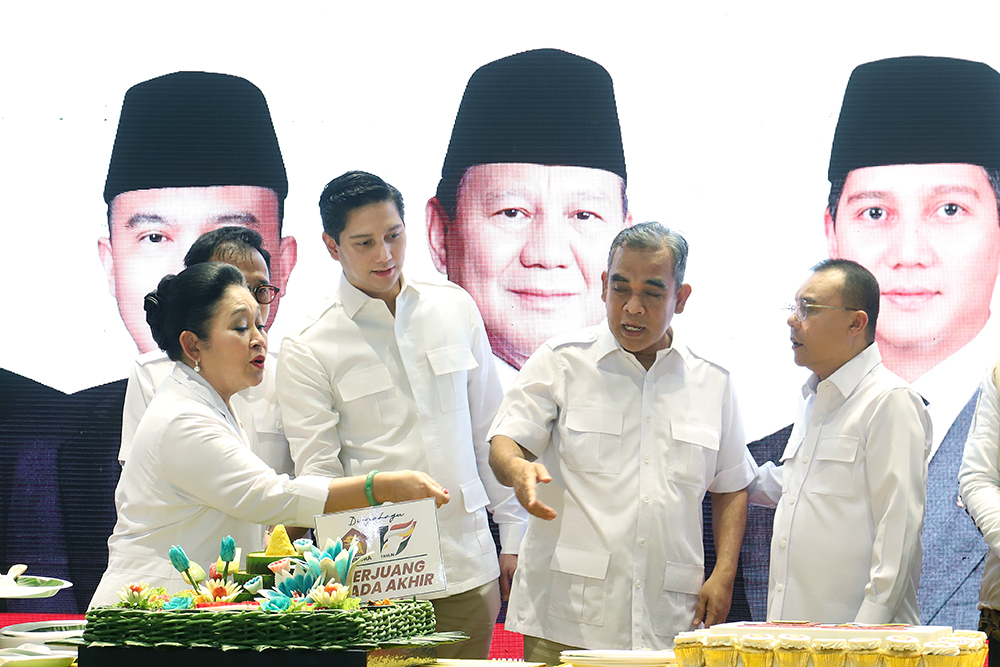 Suasana gedung pencakar langit dan pemukiman padat penduduk di wilayah Tanah Abang,Jak arta, Kamis (6/2/2025). (Beritanasional.com/Oke Atmaja)