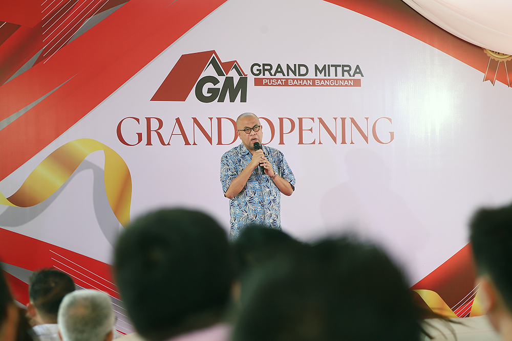 Peresmian Grand Mitra Bangunan di PIK2 Peresmian Grand Mitra Bangunan menjadi supermarket bahan bangunan pertama di PIK 2. (BeritaNasional/Elvis Sendouw)