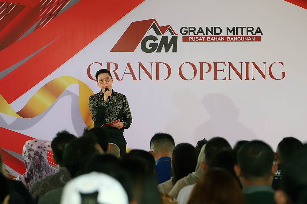 Peresmian Grand Mitra Bangunan di PIK2 Peresmian Grand Mitra Bangunan menjadi supermarket bahan bangunan pertama di PIK 2. (BeritaNasional/Elvis Sendouw)