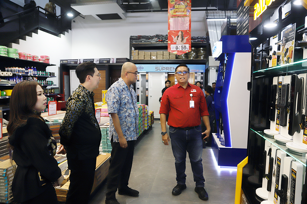Peresmian Grand Mitra Bangunan di PIK2 Peresmian Grand Mitra Bangunan menjadi supermarket bahan bangunan pertama di PIK 2. (BeritaNasional/Elvis Sendouw)