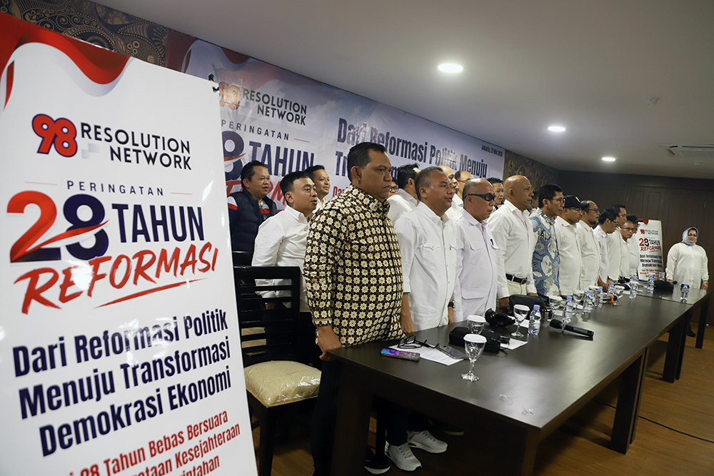 Komunitas aktivis 98 Resolution Network memperingati 28 tahun Reformasi 1998 . (BeritaNasional/Elvis Sendouw)