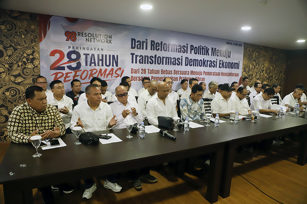 Komunitas aktivis 98 Resolution Network memperingati 28 tahun Reformasi 1998 . (BeritaNasional/Elvis Sendouw)