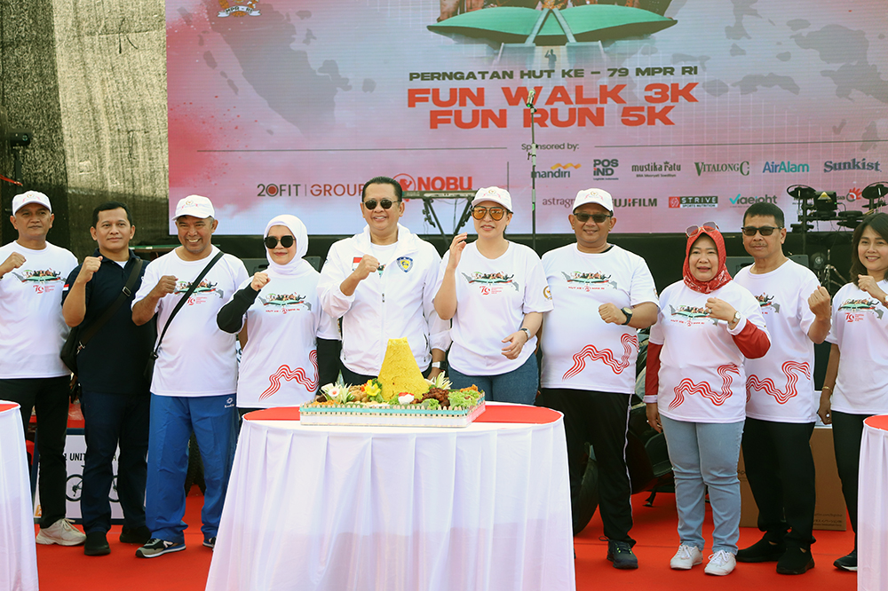 Peringatan HUT MPR ke 79 dan peringatan hari Konsitusi, MPR gelar Fun Walk dan Fun Run. (BeritaNasional/Elvis Sendouw)