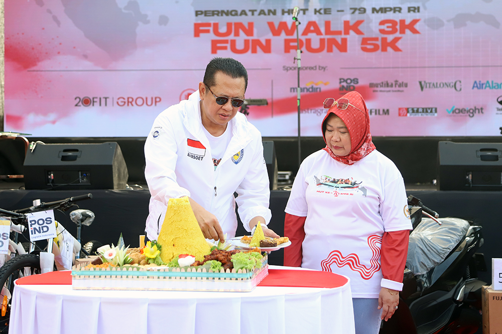 Peringatan HUT MPR ke 79 dan peringatan hari Konsitusi, MPR gelar Fun Walk dan Fun Run. (BeritaNasional/Elvis Sendouw)