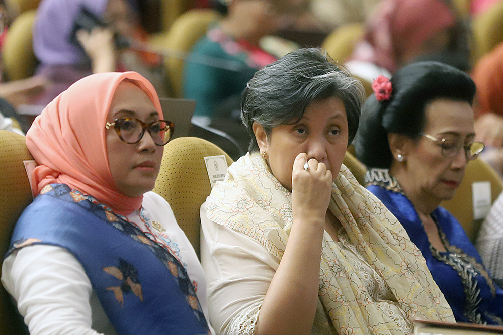 Menteri PPPA Arifah Fauzi hadiri peringatan Hari Ibu (kiri). (BeritaNasional/Elvis Sendouw)