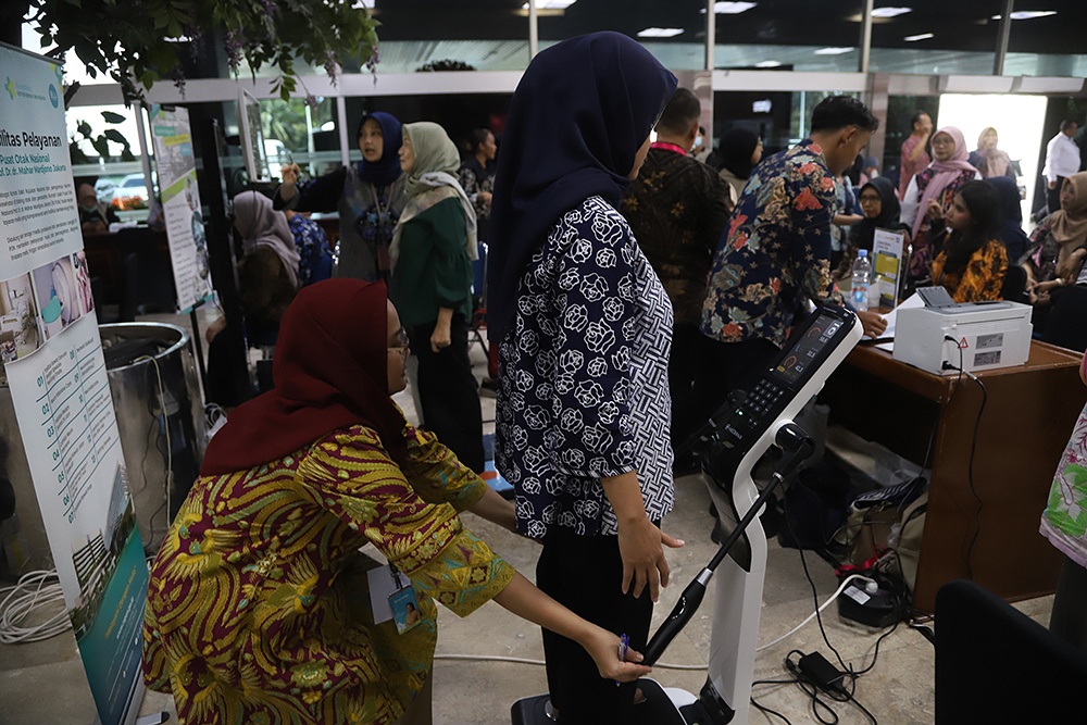 ementerian Pemberdayaan Perempuan dan Perlindungan Anak (KemenPPPA) Perhimpunan Obstetri dan Ginekologi Indonesia (POGI), serta Majelis Permusyawaratan Rakyat (MPR)  menggelar cek kesehatan gratis. (BeritaNasional/Elvis Sendouw)