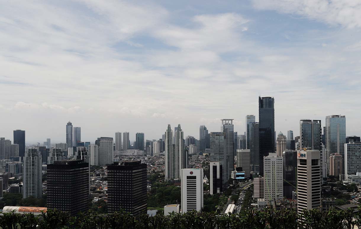 Suasana gedung bertingkat di Jakarta, Jumat (24/10/2025).  (Beritanasional.com/Okeatmaja)