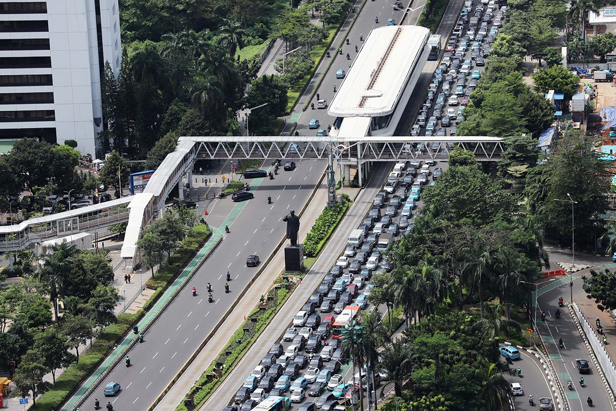 Suasana gedung bertingkat di Jakarta, Jumat (24/10/2025).  (Beritanasional.com/Okeatmaja)