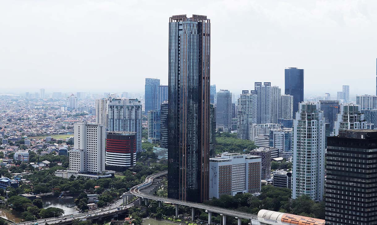 Suasana gedung bertingkat di Jakarta, Jumat (24/10/2025).  (Beritanasional.com/Okeatmaja)