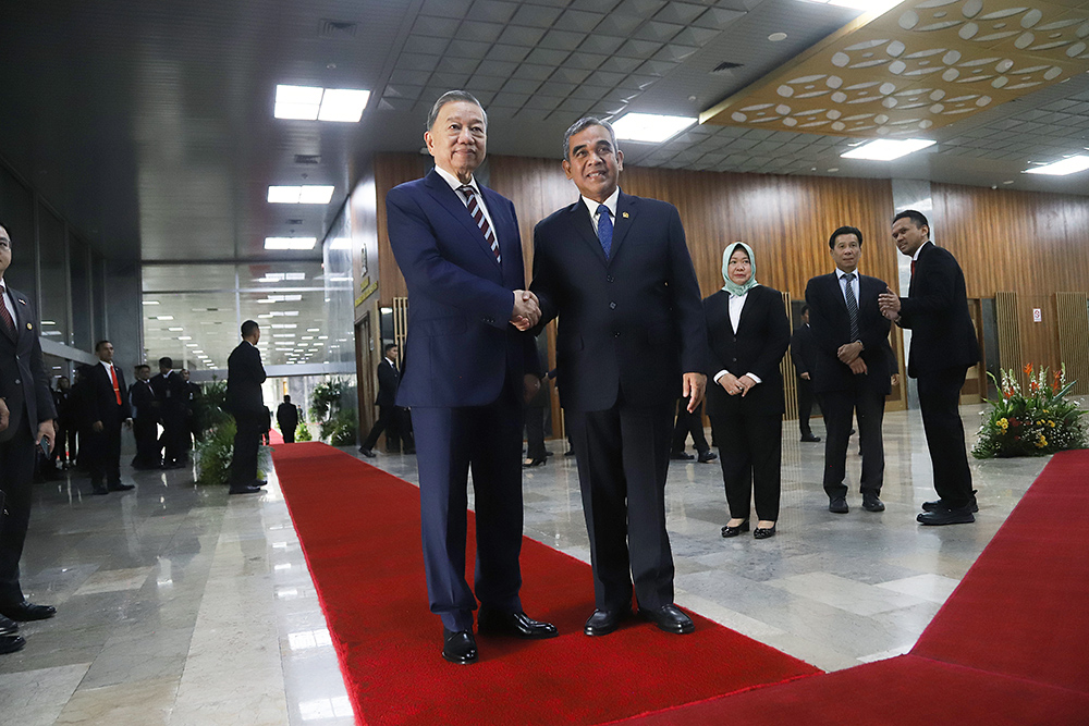 Ketua MPR RI Ahmad Muzani menerima kunjungan Sekjen  Partai Komunis Vietnam (PKV) To Lam. (BeritaNasional/Elvis Sendouw)