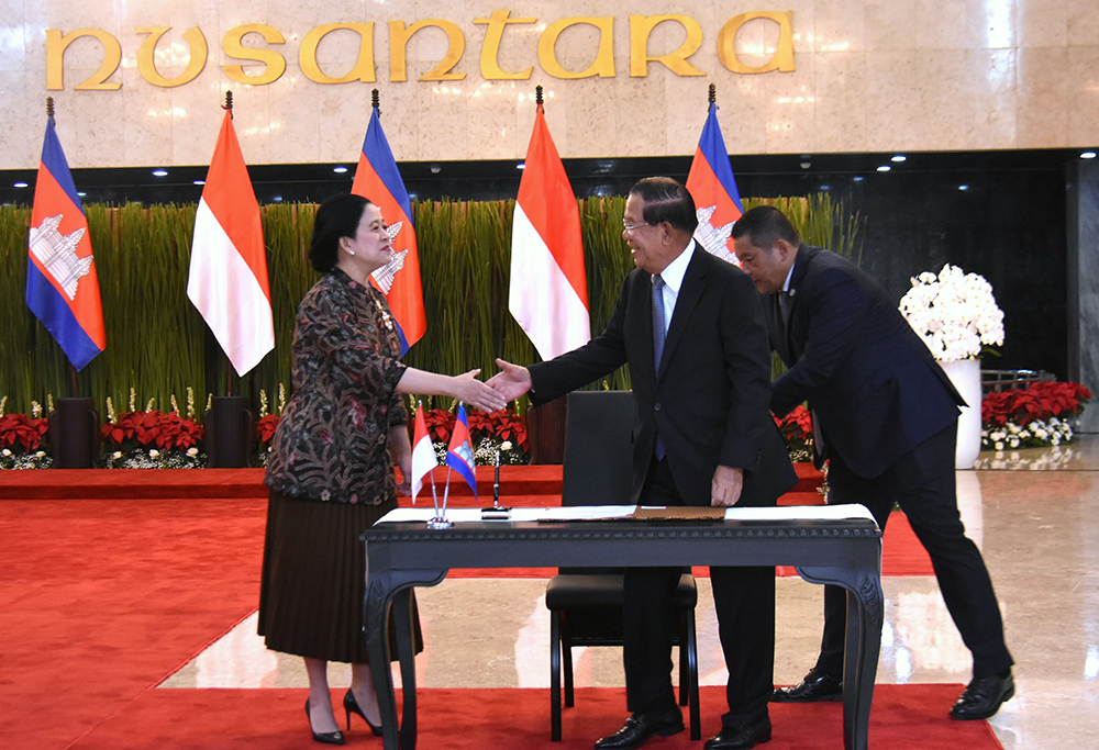 Pertemuan Presiden Senat Kerajaan Kamboja dengan Ketua DPR Ketua DPR RI Puan Maharani menerima kunjungan Pertemuan Presiden Senat Kerajaan Kamboja dengan Ketua DPR. (BeritaNasional/Elvis Sendouw)