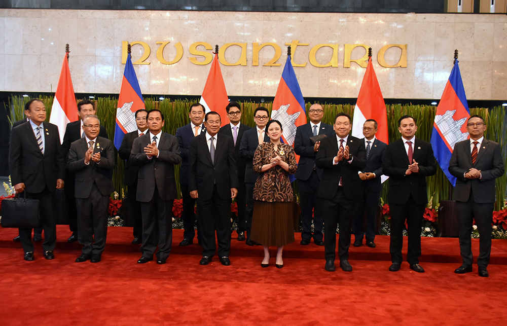 Pertemuan Presiden Senat Kerajaan Kamboja dengan Ketua DPR Ketua DPR RI Puan Maharani menerima kunjungan Pertemuan Presiden Senat Kerajaan Kamboja dengan Ketua DPR. (BeritaNasional/Elvis Sendouw)